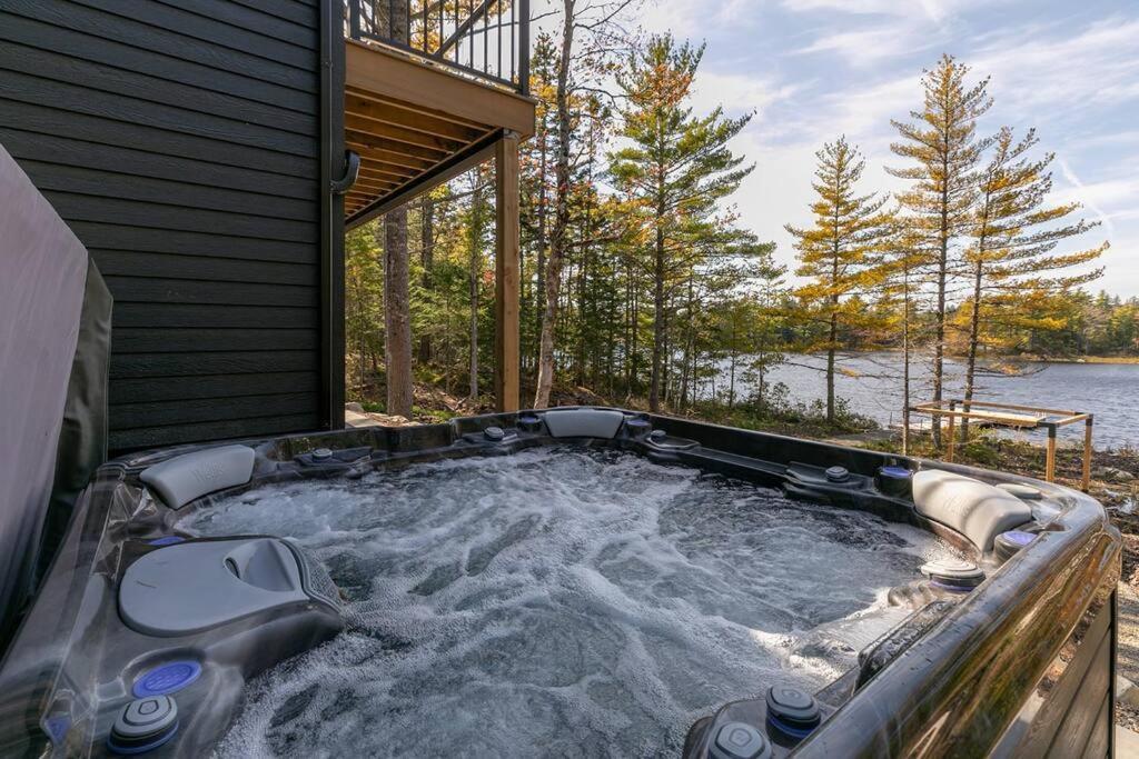 Numinous Cottage Long Lake Oasis Centre Rawdon Kültér fotó