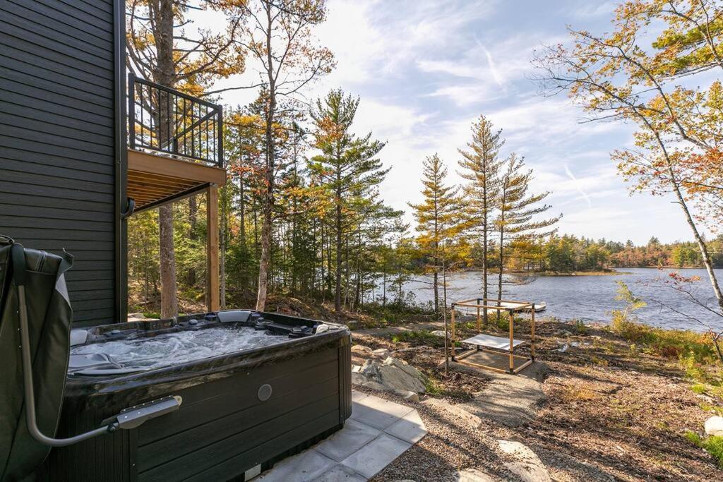 Numinous Cottage Long Lake Oasis Centre Rawdon Kültér fotó